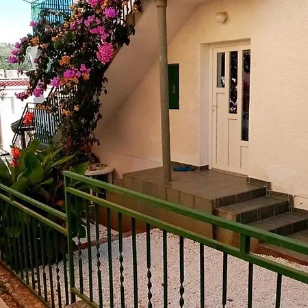 With A Parking Space - 20671 Apartmán Rogoznica (Sibenik-Knin)