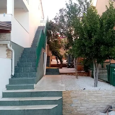 With A Parking Space - 20671 Apartmán Rogoznica (Sibenik-Knin)