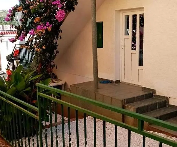 With A Parking Space - 20671 Apartamento Rogoznica (Sibenik-Knin)