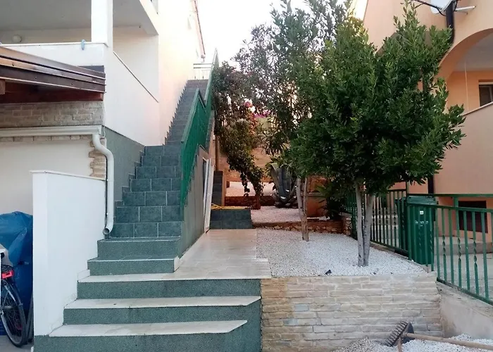 With A Parking Space - 20671 Apartamento Rogoznica (Sibenik-Knin)